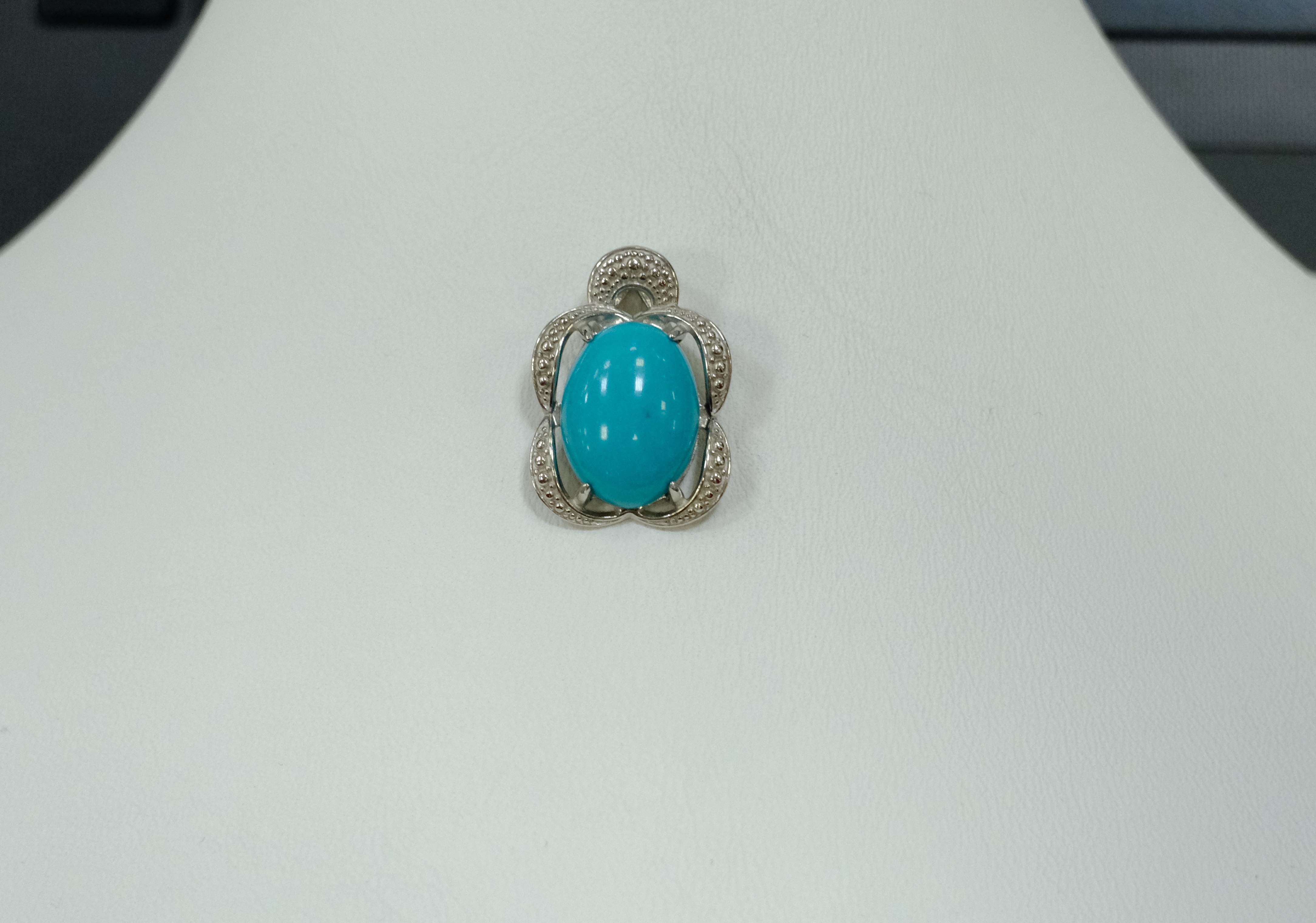 Серебряная подвеска с бирюзой